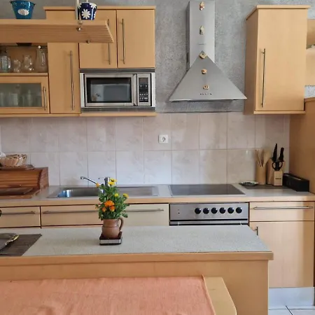 Dona Bella Donji Bitelic