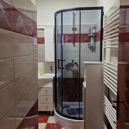 Dona Bella Donji Bitelic