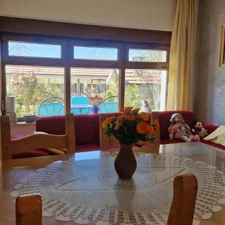 Dona Bella Donji Bitelic