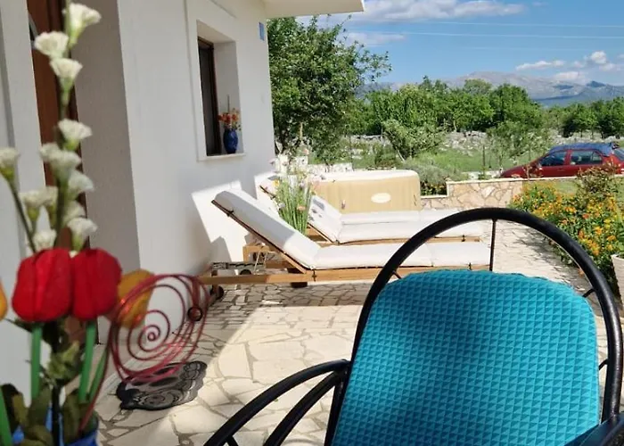 Dona Bella Villa