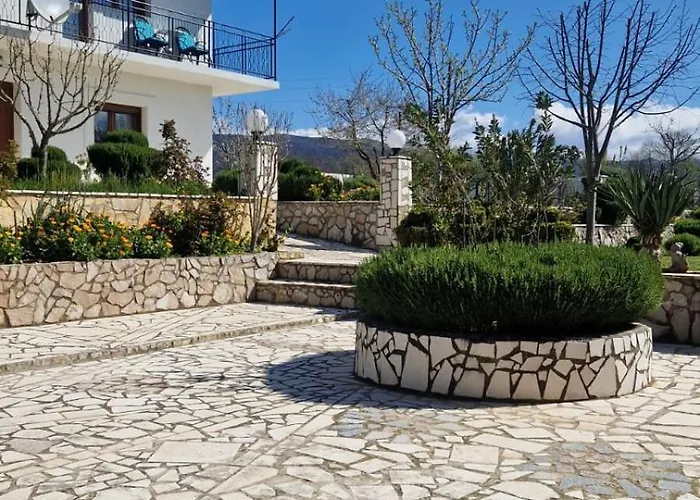 Dona Bella Villa *